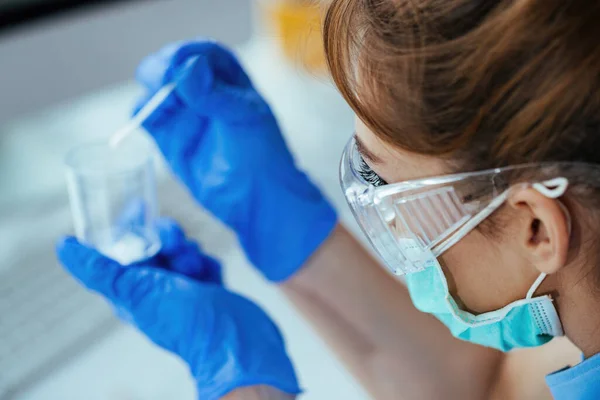 Close Lab Technician Protective Workwear Analyzing Test Samples — Fotografia de Stock