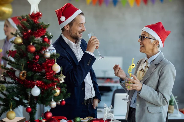 Happy Business Colleagues Communicating While Celebrating Christmas Party Office — ストック写真