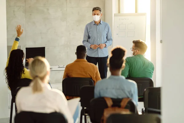 Male Professor Wearing Protective Face Mask While Holding Lecture Group — Fotografia de Stock