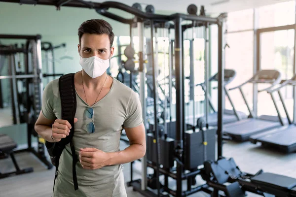 Male Athlete Wearing Protective Face Mask Gym Coronavirus Epidemic — Φωτογραφία Αρχείου