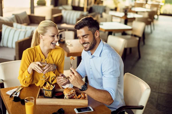 Happy Couple Having Fun While Talking Eating Lunch Restaurant — стоковое фото