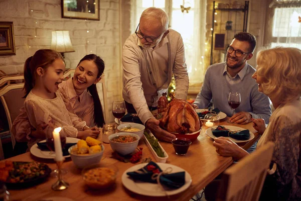 Happy Extended Family Having Thanksgiving Lunch Together Focus Senor Man — Stock Photo, Image