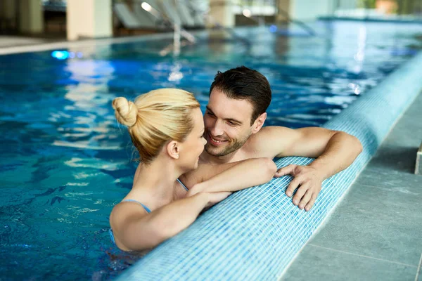 Happy Couple Love Enjoying Water Thermal Pool While Spending Day — Stock Photo, Image