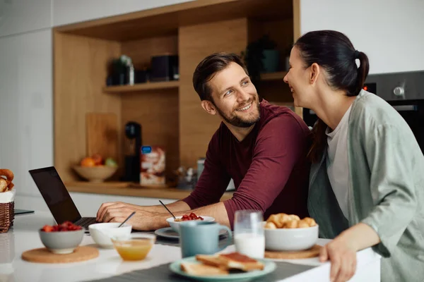 Young Happy Man Communicating His Wife While Using Laptop Breakfast — Stock Fotó