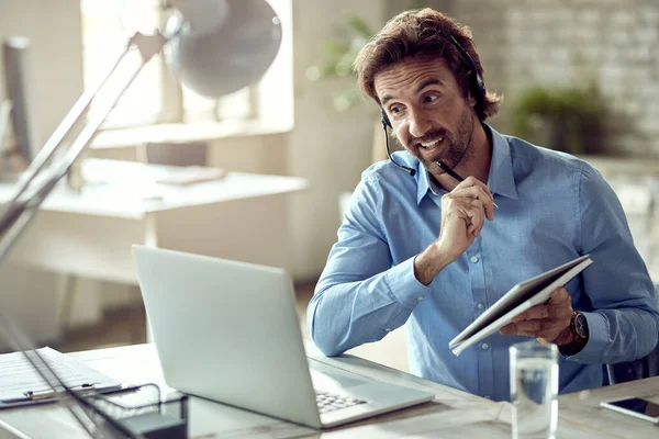 Young Happy Businessman Using Computer While Having Online Meeting His — Photo