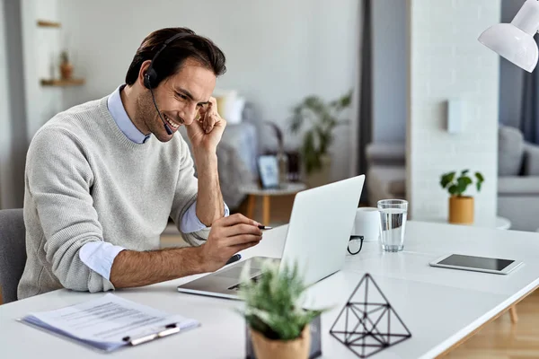 Happy Entrepreneur Using Computer While Having Online Meeting Home — Stockfoto