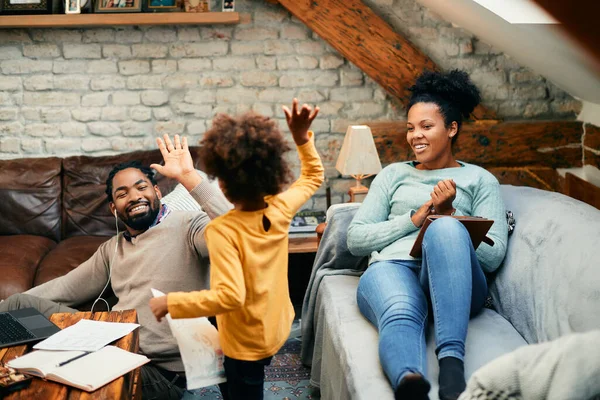 Happy Black Working Father His Daughter Giving High Five Home — Foto de Stock