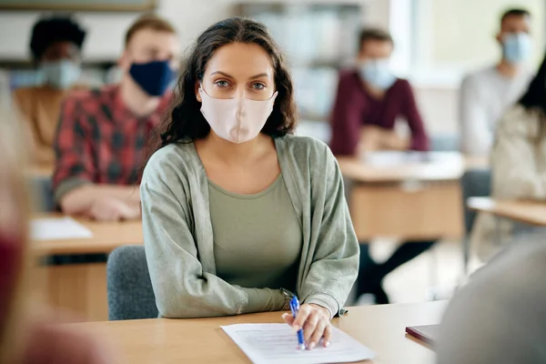 Young College Student Attending Class Coronavirus Pandemic Wearing Protective Face — Foto Stock