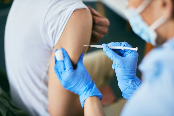Close Man Getting Vaccinated Covid Vaccination Center — Foto de Stock