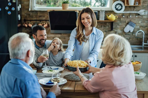 Happy Multi Generation Family Having Lunch Together Home Focus Woman — Foto Stock