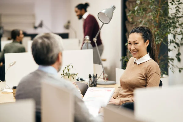 Happy Asian Businesswoman Talking Her Colleague While Working Corporate Office — Foto de Stock