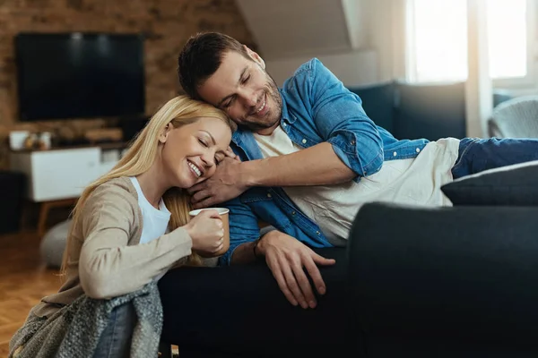 Happy Couple Enjoying While Sitting Close Each Other Relaxing Home — Stock Photo, Image