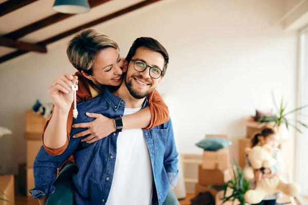Happy Woman Holding House Key Having Fun Her Husband While — Stockfoto