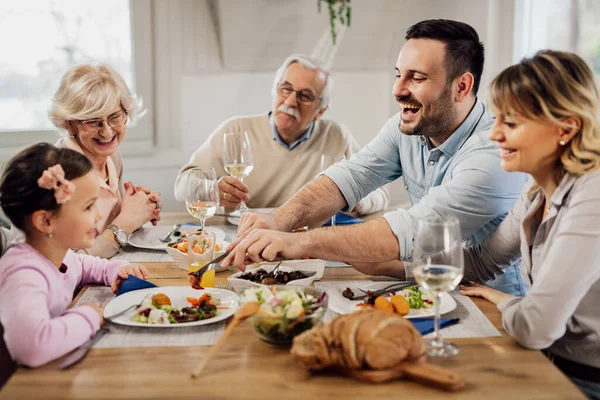 Happy Extended Family Eating Together Having Fun Lunch Time Dining — Foto Stock