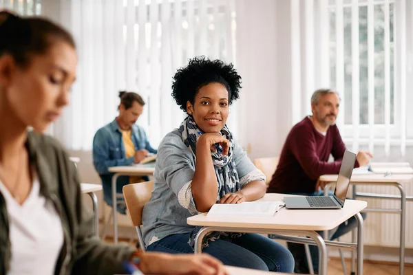 Happy Black Female Student Using Laptop Computer Class Classroom Looking — Fotografia de Stock