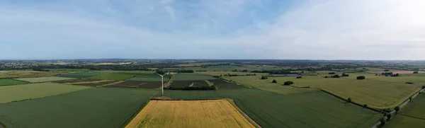 Renewable Solar Panel Power Windmill Wind Turbine Farms Countryside England — Stockfoto