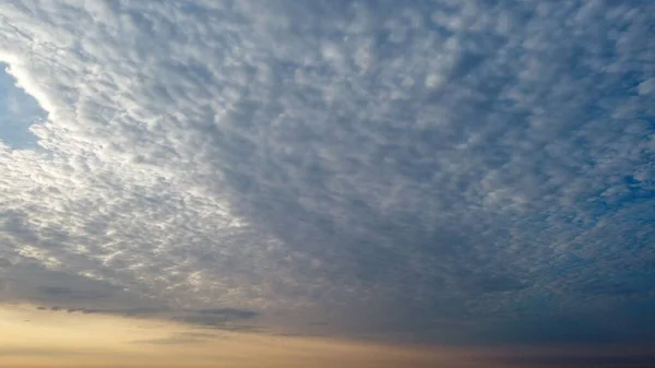Красивое Небо Облаками — стоковое фото
