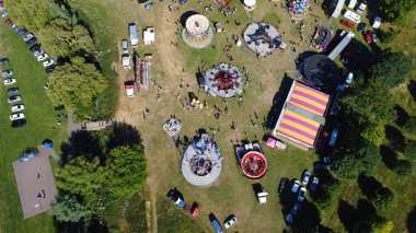 Londra Luton City 'nin yüksek açılı insansız hava aracı görüntüsü.