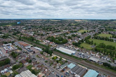 Londra Luton City 'nin yüksek açılı insansız hava aracı görüntüsü.