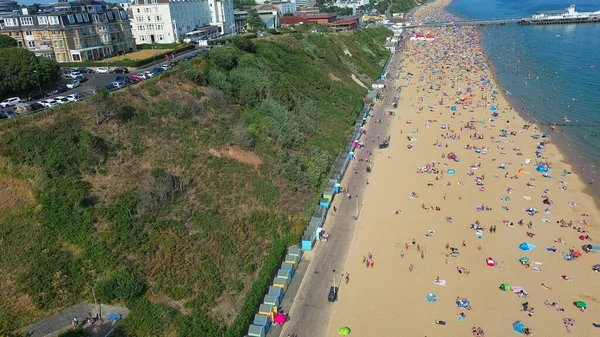 High Angle Footage Beach Front People Aerial View Ocean Bournemouth — 스톡 사진
