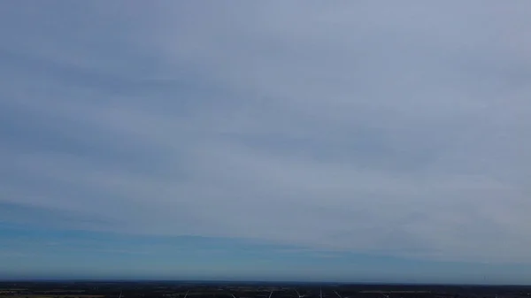 Erneuerbare Sonnenkollektoren Und Windkraftanlagen England Luftaufnahme Der Drohnenaufnahmen — Stockfoto