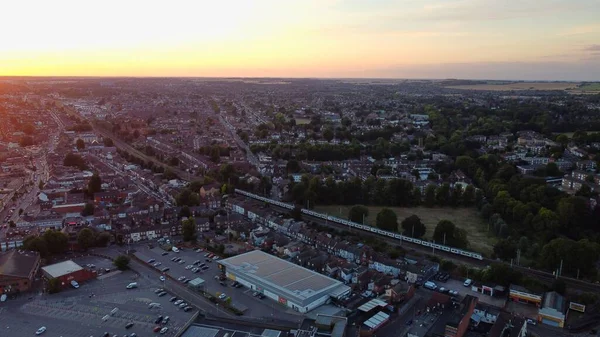 Gorgeous Aerial View Luton City England Sunset Time Colourful Clouds — ストック写真