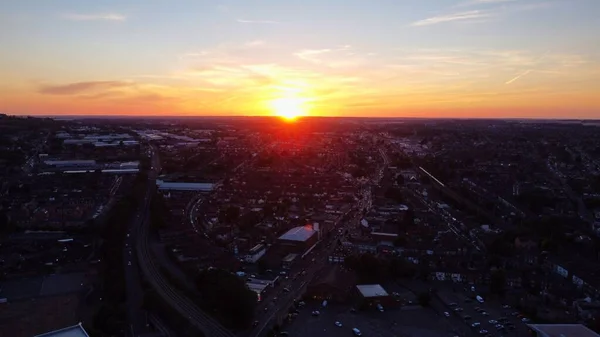 Gorgeous Aerial View Luton City England Sunset Time Colourful Clouds — 图库照片