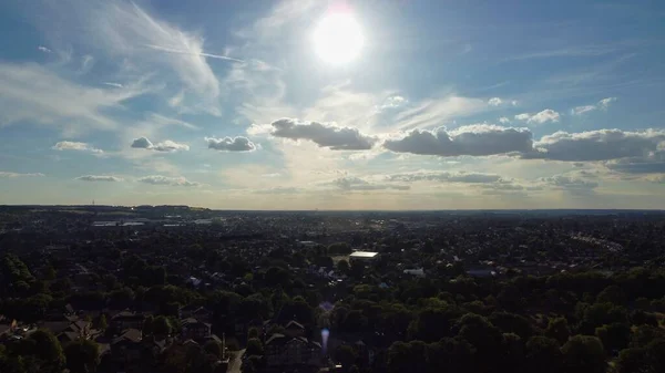 Gorgeous Aerial View Luton City England Sunset Time Colourful Clouds — стокове фото