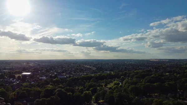 Gorgeous Aerial View Luton City England Sunset Time Colourful Clouds — Foto de Stock
