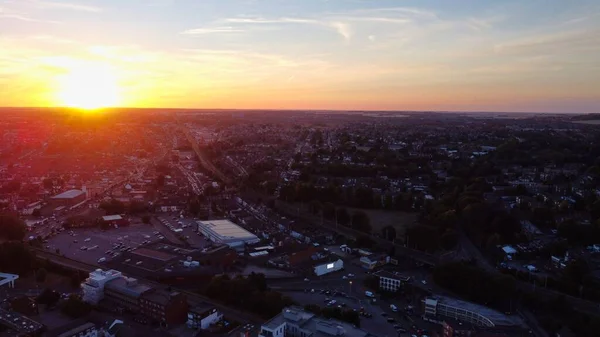 Gorgeous Aerial View Luton City England Sunset Time Colourful Clouds — Foto Stock