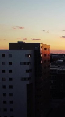 Hava görüntüleri yüksek açılı Drone 'un şehir manzarası ve İngiltere' nin manzarası Büyük Britanya İHA 'sının görüntüleri