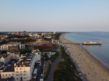 İngiltere 'nin Sahil Cephesi ve Bournemouth Şehri Hava Görüntüsü