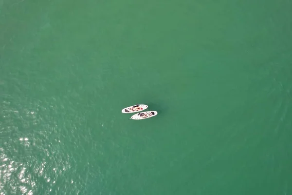 High Angle Záběry Letecký Pohled Oceán Vysokorychlostními Loděmi Lidé Baví — Stock fotografie