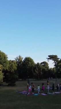 Hava görüntüleri yüksek açılı Drone 'un şehir manzarası ve İngiltere' nin manzarası Büyük Britanya İHA 'sının görüntüleri