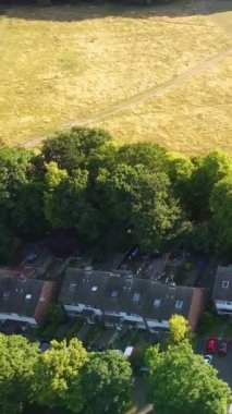 Hava görüntüleri yüksek açılı Drone 'un şehir manzarası ve İngiltere' nin manzarası Büyük Britanya İHA 'sının görüntüleri