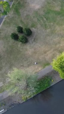 Hava görüntüleri yüksek açılı Drone 'un şehir manzarası ve İngiltere' nin manzarası Büyük Britanya İHA 'sının görüntüleri