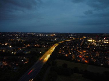 British City 'nin Güzel Gece Hava Görüntüsü, Yüksek Angle Drone' un İngiltere 'deki Luton Town Görüntüsü