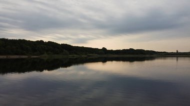 Güzel Gündoğumu ve Renkli Bulutlar, Hava Görüntüsü ve İHA 'nın İngiltere' de çektiği yüksek açı görüntüsü