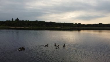 Güzel Gündoğumu ve Renkli Bulutlar, Hava Görüntüsü ve İHA 'nın İngiltere' de çektiği yüksek açı görüntüsü