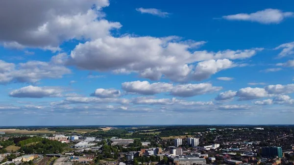 Blue Clear Sky Néhány Felhő Anglia Felett Forró Nyári Napon — Stock Fotó