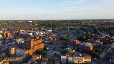 Yüksek Açı Drone 'un Merkez Luton Tren İstasyonu ve İngiltere şehir merkezinin hava görüntüsü