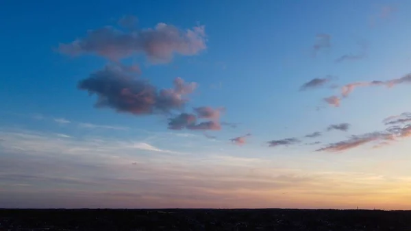 Cielo Con Nubes Colores Drone High Angle Filmación Sobre Ciudad —  Fotos de Stock