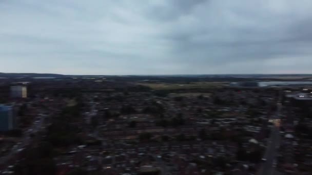 Letecký Pohled Vysokoúhlé Záběry Britských Železnic Vlaky Kolejích Projíždějící Městem — Stock video