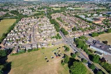 Londra Luton City 'nin yüksek açılı insansız hava aracı görüntüsü.