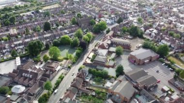Asya Pakistanlı ve Kaşmir Halk Topluluğunun yerleşim bölgesi üzerinde Luton kasabası İngiltere 'nin Havadan Yüksek Açılı Manzarası.