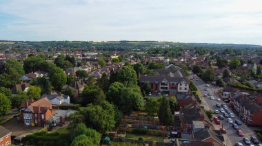 Londra Luton City 'nin yüksek açılı insansız hava aracı görüntüsü.