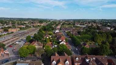 Londra Luton City 'nin yüksek açılı insansız hava aracı görüntüsü.
