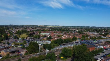 Londra Luton City 'nin yüksek açılı insansız hava aracı görüntüsü.