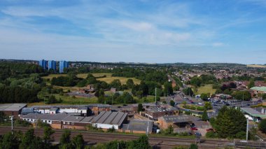 Londra Luton City 'nin yüksek açılı insansız hava aracı görüntüsü.