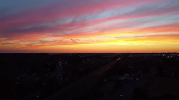 Piękny Kolorowy Zachód Słońca Kolorowymi Chmurami Niebo Nad Luton Town — Wideo stockowe